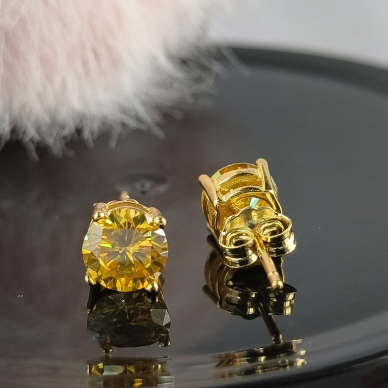 1 Pair Yellow Moissanite Golden Stud Earrings in 925 Silver